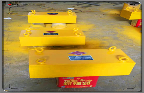 永磁除铁器，四川带式永磁除铁器定做参数_内部磁块安装方法_四川带式永磁除铁器定做型号价格