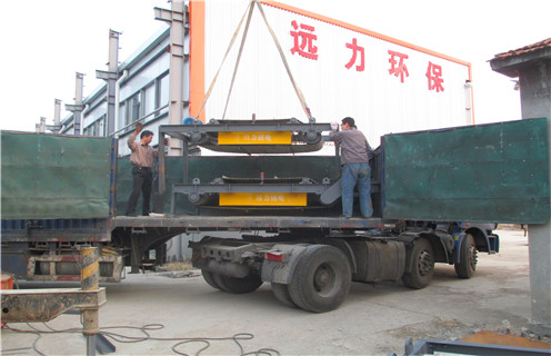 永磁自卸式样除铁器，四川永磁自卸式除铁器650_技术参数_四川永磁自卸式除铁器650磁块安装方式_如何换带