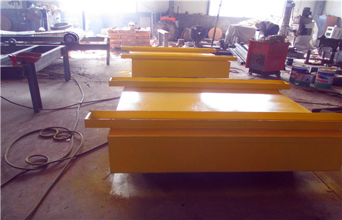 永磁自卸式除铁器，云南永磁带式自卸式除铁器厂家_如何卸铁国家标准安装工作视频_云南永磁带式自卸式除铁器厂家型号