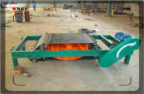 电磁自卸式除铁器，济南电磁自卸式除铁器图片_济南电磁自卸式除铁器图片厂家配件_型号及工作视频 