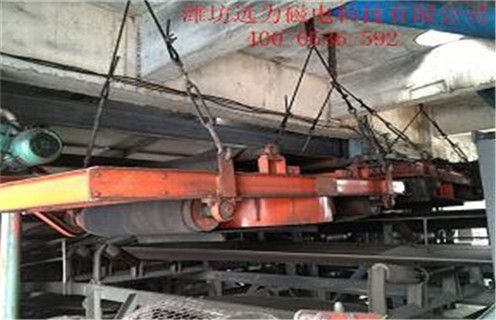 输送带除铁器，河北输送带除铁器安示意图_强磁河北输送带除铁器安示意图工作原理构造选型_厂家 