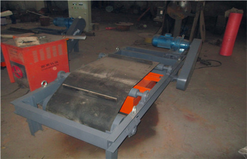 输送带除铁器，河北输送带除铁器安示意图_内部磁块安装方法_河北输送带除铁器安示意图定制供应型号价格