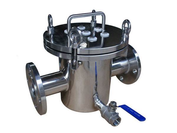 一.电磁水冷浆料除铁器产品介绍: 电磁水冷浆料除铁机是新型高效除铁机.通过循环泵使去离子水在空心导线内循环,带走通电导线产生的热量,缘于这种特殊结构.电磁水冷浆料除铁机由于磁场强度高.磁场梯度高,所以适用于金属矿粗选.扫选和非金属矿提纯等. 二.电磁水冷浆料除铁器产品优点: 1.磁感应强度高. 2.内部温升小,长期运行磁感应强度衰减. 3.工作周期长,操作维修方便. 4.对矿石给矿粒度.浓度适应性广,选矿效率高. 三.电磁水冷浆料除铁器产品用途: 1.黑色金属:赤铁矿.假象赤铁矿.褐铁矿.菱铁矿.铬铁矿.锰矿等. 2.有色金属:黑钨矿与榴石等矿物的分离. 3.稀有金属:钽铌矿.独居石等矿物的回收. 4.非金属:石英.长石.高岭土等矿物的提纯除杂. 5.其他行业:钢铁矿.发电厂的废水处理,清洗被污染了的化工原料.