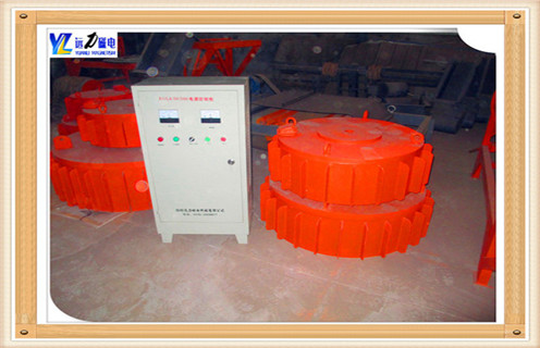 一.旋转式粉料除铁器适用范围: 旋转式粉料除铁器目前广泛应用于精细化工行业,用于过滤粉体物料中的铁杂质,如锂电池正极材料.阻燃剂等化工产品,提高物料纯度,达到提升物料品质的功用.广泛适用于去除陶瓷.矿业.化工业.电子行等行业粉料中的铁磁性物质. 二.旋转式粉料除铁器产品特点: 1.能耗低.磁场梯度高.磁场分布均匀.除铁效果佳. 2.全自动脱铁.清洗简单. 3.脱铁清洗系统各阶段时间可自由调节,适用场合广泛.