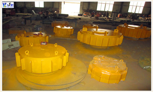 电磁除铁器如何加大研发力度出好质量，我们作为众多的电磁除铁器生产厂家，所生产出来的产品获得了广大客户的好评如潮，到底是什么原因才能得到如此好的成绩呢? 　　在除铁器的众多产品中都保持高速的增长，作为参与者将自始至终加大这方面的投入，特别是技术的研制始终放在第一位，在任何时期都能保持增长，在不同的时期就要加大研发力度，始终在在前面才能获得更加强大的增长，不然都走在后面有众多的限制，不能快速的发展下去就要看待好这个问题，只能选择好自己的发展方向在任何时期将保持高速的增长是我们非常愿意看到的情景，除铁器只有这样在任何时期保持前进的脚步在未来任何时期都要站在最前面。